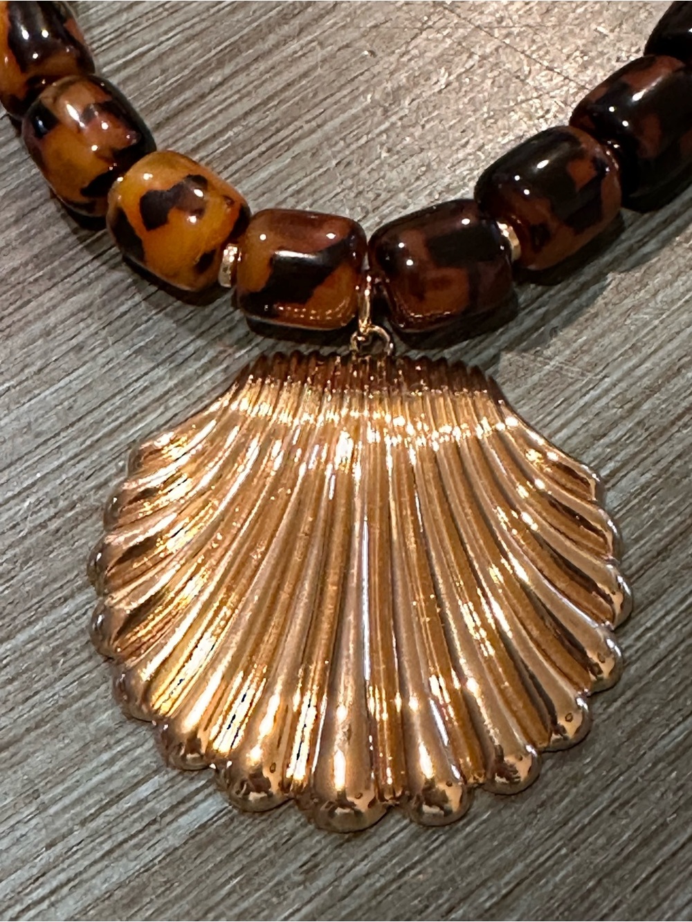 Julietta Gold Shell Pendant Necklace with Tortoiseshell Beads - Picture 3 of 14